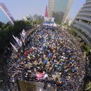 이재명 더불어민주당 대선 후보가 12일 서울 종로구 청계광장에서 출정식 이미지