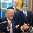 트럼프 "美반도체 대만·한국에 유출…안 돌아오면 가파른 관세" 이미지