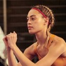 전신 근육 밴드 운동 이미지