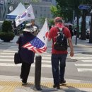 노인들을 &#39;성조기 부대&#39;로 불러낸 게 조선일보 아닌가 이미지