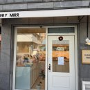 용문역5번출구_31160) | [대전 빵집 추천] 성심당 롯데백화점 앞 시나몬롤 맛집 베이커리 미르