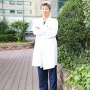 "목디스크는 눈을 많이 쓰면 걸립니다. 눈을 잠시 감고 쉬세요" 이미지