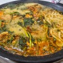 텃밭에노는닭 이미지