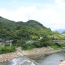 지리산의 계곡과 도로에 접한 산청군의 가든을 임대합니다. 이미지