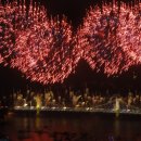 난생 처음 담요 하나로 3 처녀가 하룻밤 지새운 부산의 광안리 해수욕장불꽃축제 이미지