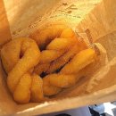 손이가 꽈배기 도너츠 이미지