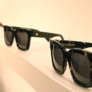 안경 파는 남자 이미지