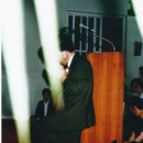 [빛역사] 1998년 09월 창원성당 공개 강연회 황신부님 이야기 / 『행복이 넘치는 곳, 빛명상』 칠곡성당의 세 줄기 빛VIIT기둥 이미지