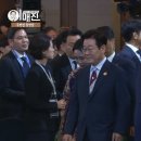 대성공한 APEC 행사에 어떻게든 발이라도 담구고 싶었던 대기업 회장 이미지