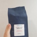 아침에 볶는 커피 이미지