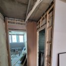 당산로42길 | 당산 현대5차 아파트 목공 작업 현장｜무문선,곡선 라인과 아트월 디테일까지 잡은 목공 공사