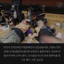 루브르박물관에서 기습 시위를 한 파리패럴림픽 특사단원 10명 이미지