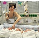 세계 최고령 65세 여성 네쌍둥이 출산 그후 이미지