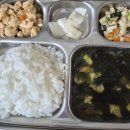 미역국(오전간식 토마토,유아치즈,딸기(식단외) 이미지