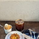 경주시공간 | 경주 황리단길 ‘룸펜’ 방문 후기 ☕️ 분위기 좋은 공간에서 여유롭게 즐긴 시간
