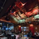 ㈜경성자동차교통 | 신당동핫플, 공연 보면서 술 마시는 뮤지컬 펍 "쇼플릭스"