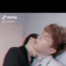 뱀파이어는 오늘 밤 소년을 완벽히 자기 것으로 만들기로 했다.tictok 이미지