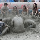 홈에서 즐기는 셀프 피부관리 이미지