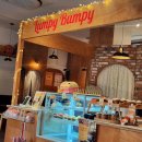 럼피(Lumpy!) | 홍대 카페 추천｜디저트 파이 맛집 럼피범피(Lumpy Bumpy)
