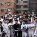 동두천 송내중앙중학교에서 나오면서 단체사진 이미지