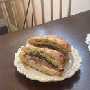 진양호주유소 | [라라 1994] 잠봉뵈르와 수제 치아바타가 맛있는 진양호 브런치 카페 내돈내산 리뷰