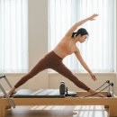 시니어 필라테스 이미지