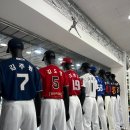 KBO 스토어 오피스디포 신사논현점 각 구단별 판매 용품, 유니폼 구경 후기.