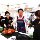 박미란,장지녕,서화진 한식대가 신촌글로벌대학문화축제 비빔밥퍼포먼스 이미지