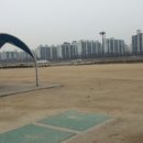 축구장 옆 이미지