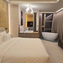 퀸스모텔 이미지