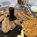 왕솥뚜껑생삼겹살 - 진천군 장기길 78 | 왕솥뚜껑생삼겹살