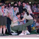 전수미변호사의 유튜브를 보니 김건희 부축받고 일어난 벌건얼굴의 윤씨를.. 이미지