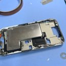 부산아이폰 16 Pro, 15pro 뒷면 파손 &amp; 하우징 휘어짐 수리 후기 – 전국에서도 아직 드문 작업!