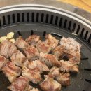 위드맛찬들맛찬들왕소금구이길음점 | 🥩 맛찬들왕소금구이 길음점 |두툼한 돼지고기에 곁들임 반찬 함께 즐기기