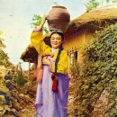 물동이 이고 가는  이미지