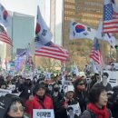 극우집회서 등장한 ‘이재명=하메네이’ 손팻말···혐중 표현에 행진 제지 이미지