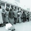 공중전화 부스 옆 이미지