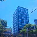 헤어숍 앞 횡단보도 이미지