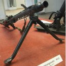 히틀러의 전지톱 MG42 기관총 이미지