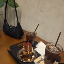 메모리아 인 이태원(Memoria in Itaewon) | [메모리아 인 이태원]🍒디저트에 진심인 공간넓은 카페 , 이태원카페추천, 이태원 브라우니 커피 맛집