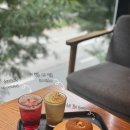 스타벅스 평촌역DT점 | [스타벅스 신메뉴] 체리자두에너지피지오 더멜론오브멜론 프라푸치노 초코품은부생카 후기