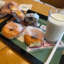 딸기도넛자두커피 이미지