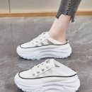 어글리 슈즈 뮬 배색 스니커즈 이미지