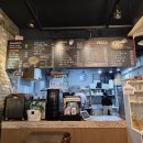 염창한강동아(아)(동아2차) | [염창동] 카페인시애틀 염창점: 화덕 피자와 당면 떡볶이, 부부가 꾸려가는 깔끔한 동네 맛집