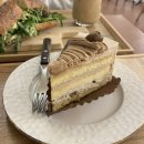 [대학로] 카공하기 좋은 혜화 카페 솜 [cafe somm] 방문후기 | 불고기 샌드위치, 밤케익