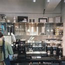 세천강변 | 대구 서재카페 업아웃커피