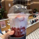 투썸플레이스 영등포로터리점 | [포장] 투썸플레이스 :: 딸기 퐁당 라떼, 로얄밀크티ㅣ딸기 신메뉴 후기