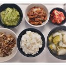 4월 30일 바른 식단 ＜간장 순살 찜닭, 너비아니 구이, 새우살 무우국, 두부구이 양념장, 옥수수 깨찰빵과 꿀유자차 외＞ 이미지