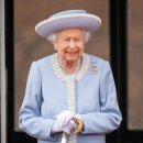 Queen, 96, reaches extraordinary milestone as she becomes world's SECOND lo 이미지