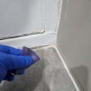 삼보약품 | 포세린 타일에 생긴 변색 얼룩 처리 방법 알아보기 사례